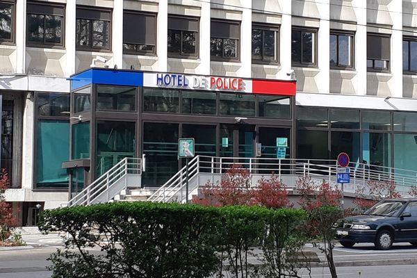 Le pyromane a été placé en garde à vue à l'Hôtel de police de Grenoble. Photo d'illustration.