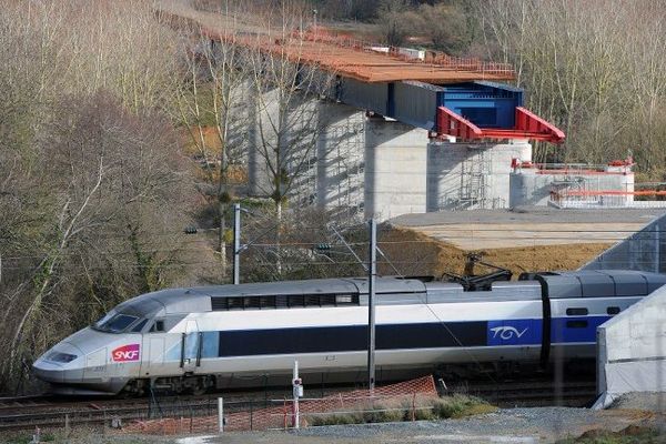 Un TGV devant relier Perpignan à Paris a été boqué ce mercredi matin peu après son départ.