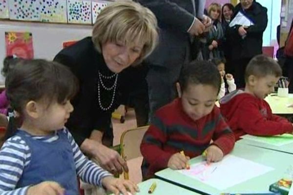 Armande Le Pellec Muller s'est rendue au groupement scolaire Pierre Brossolette 