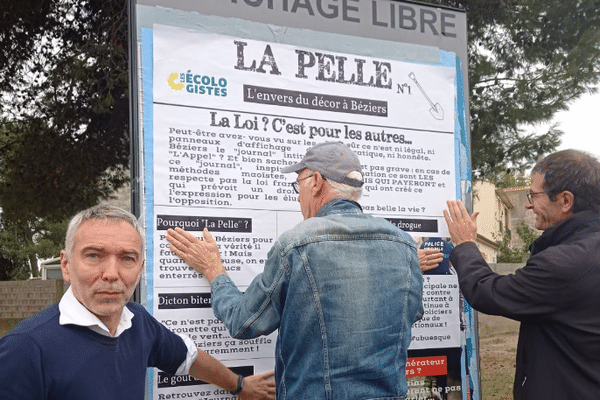 Privés de moyens de communicationADes opposants à Robert Ménard ont lancé un journal, affiché sur les panneaux de la ville.