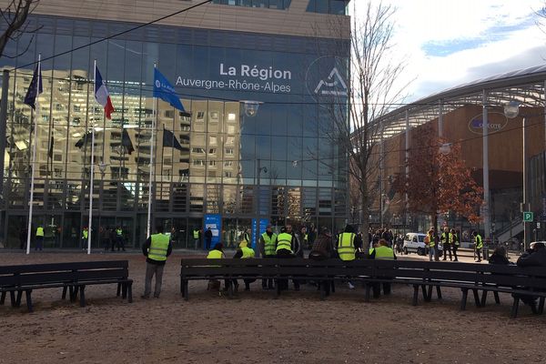 L'hôtel de Région à Lyon bloqué 