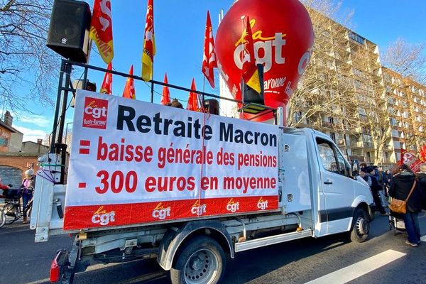 15 à 20 000 personnes ont défilé dans les rues de Toulouse, samedi matin.