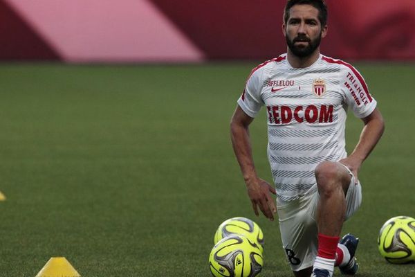 Le milieu de terrain portugais Joao Moutinho, touché vendredi à Lille, est victime d'une entorse du ligament interne de la cheville droite.