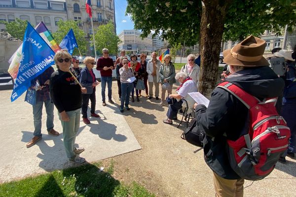 22 personnes se sont rassemblées Place Jourdan