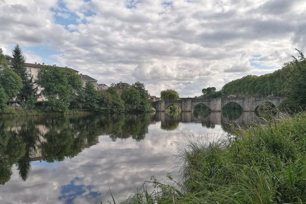 Nuages sur les bords de Vienne à Limoges