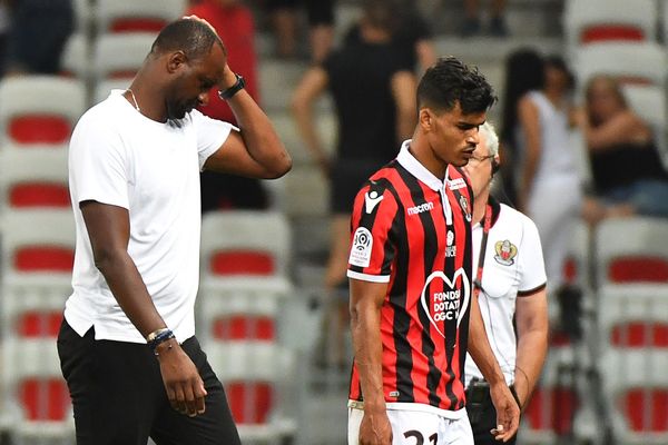 L’entraîneur du Gym Patrick Vieira tête basse après le coup de sifflet final.