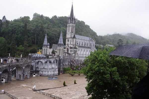 Lourdes, le 18 juin. 