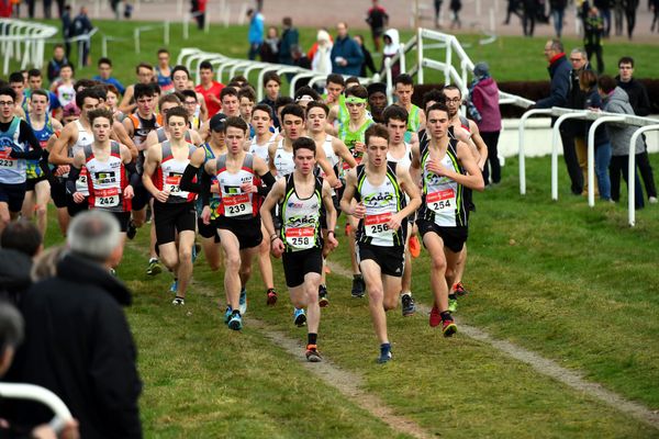 De nombreux élèves viennent à l'UNSS par le cross country, pratique numéro 1 en France.