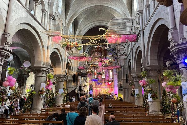 L'église Saint-Marceau à Orléans était décorée de plusieurs fleurs en ce dernier week-end d'août pour la fête de Saint-Fiacre.