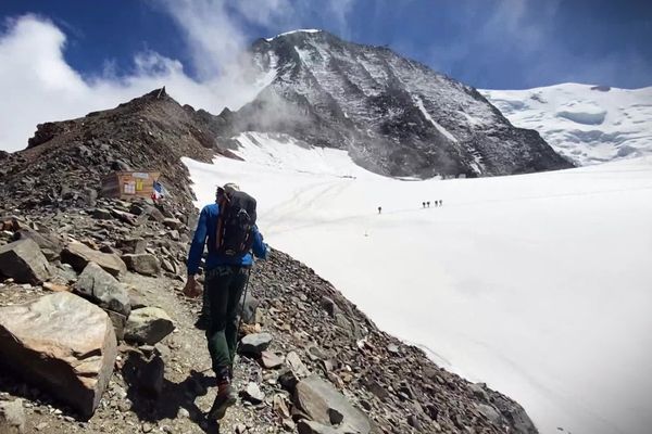 L'alpinisme face aux défis du changement climatique. Les guides de haute montagne réfléchissent à l'adaptation de leur pratique, ce dimanche 5 novembre dans Dimanche en Politique.
