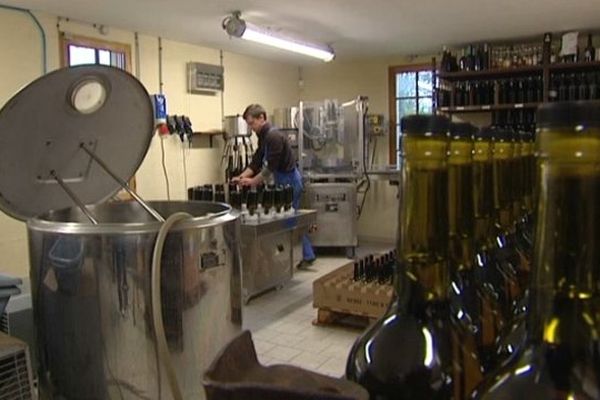 150 000 bouteilles de Calvados haut de gamme sont produites chaque année à la distillerie Christian Drouin