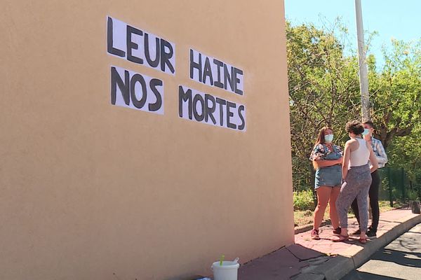 Plusieurs membres du collectif des colleuses se sont fait violemment percuter par un véhicule ce dimanche à Montpellier - 4 septembre 2020.