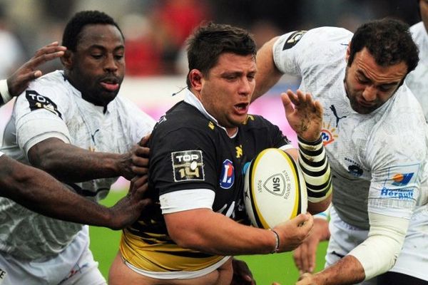 Le pilier Alexandre Menini, ici au centre, va rejoindre le RC Toulon dès lundi.