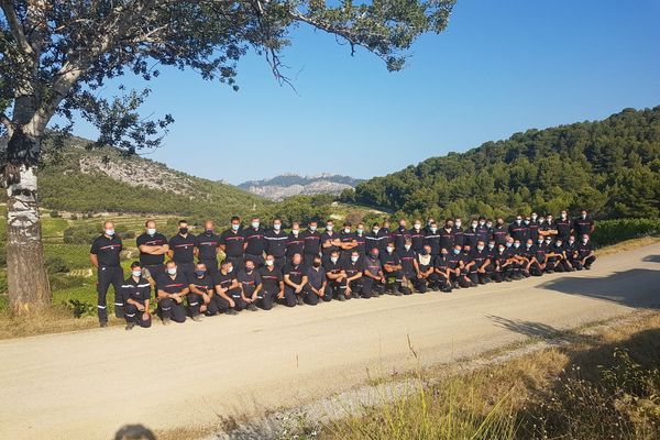 Les premiers pompiers de la colonne "Feux de forêts" d'Auvergne à être partis prêter main forte à leurs collègues du Sud  