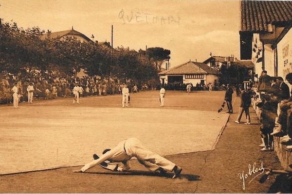 Pelote basque à Guétary Guéthary (Pyrénées-Atlantiques) entre 1900 et 1905.