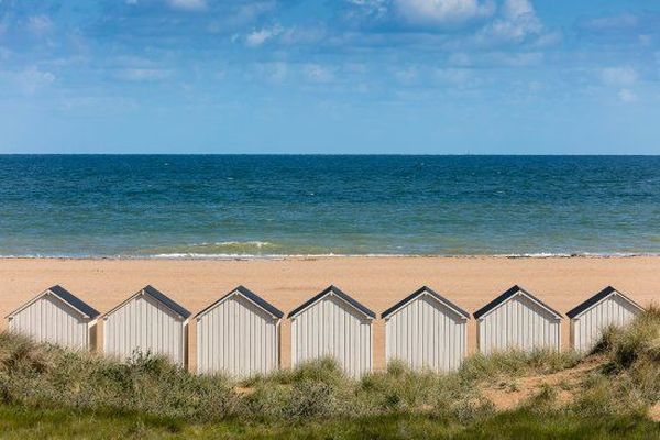 A l'horizon de sa plage et de ses cabanes, Ouistreham est au coeur de l'actualité de la voile ce dimanche soir, à l'occasion du départ de la Normandy Channel Race, dont la flotte quitte Caen. A suivre en direct dès 18h55 sur la page Facebook de France 3 Normandie.