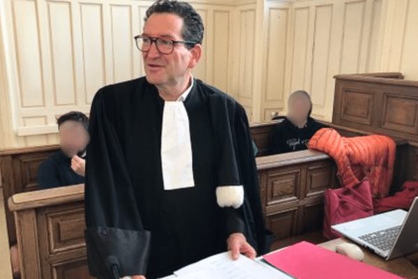 Maître Salquain, est avocat spécialisé dans le Droit du travail à Angers.