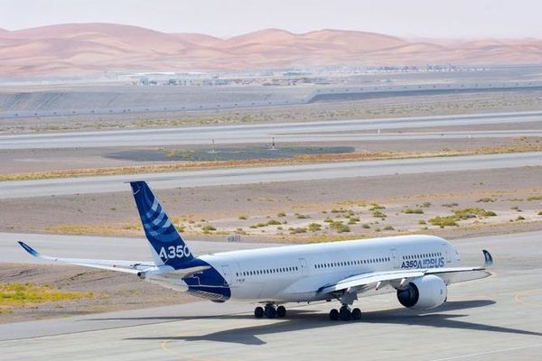 L'A350 sur la piste d'Al Ain