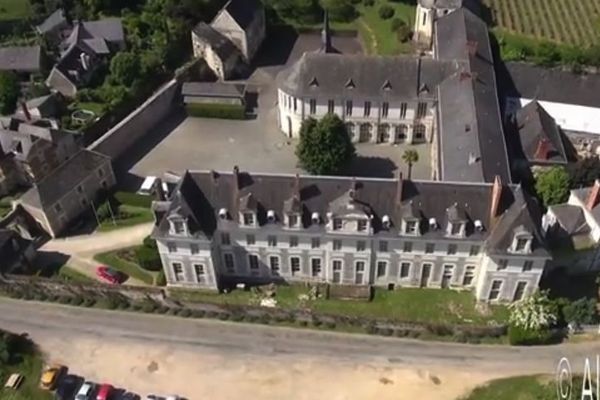 L'abbaye de Saint-Maur à hauteur de drone