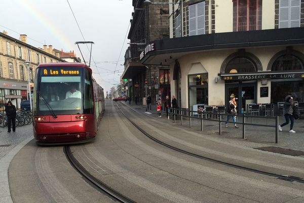 Vendredi 8 juin 2018, Clermont Métropole a annoncé l’abandon du projet de création d’une seconde ligne de tramway