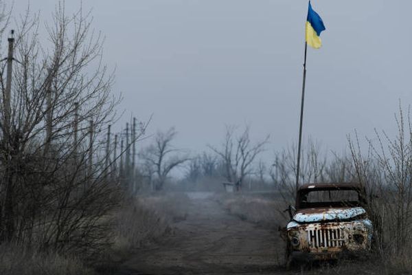 Le controversé bataillon Asov, jugé aujourd'hui héroïque, essaime dans toutes les régions d'Ukraine pour la défense territoriale du pays