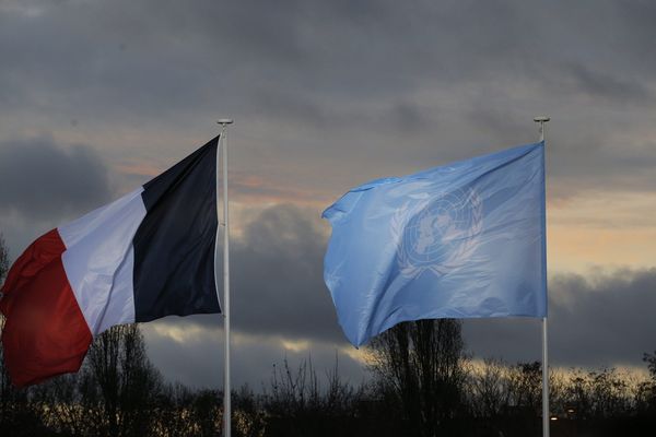 A l'extérieur du site du Bourget.