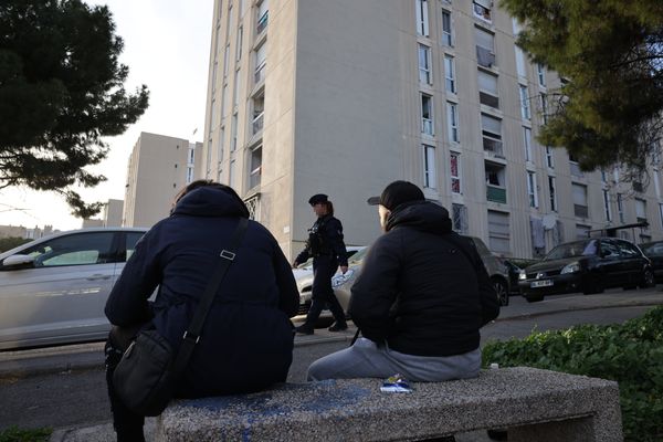 Un homme de 21 ans interpellé, ce jeudi 24 octobre, pour agression sur des policiers dans les quartiers nords de Marseille.