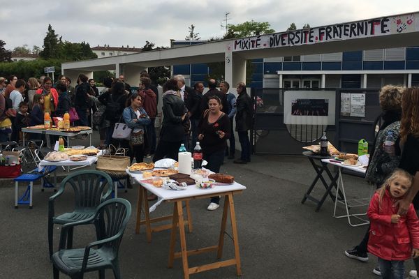 Le collège Ronsard de Poitiers occupé