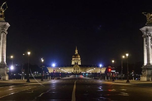 L'Esplanade des Invalides lors du couvre-feu, le 18 octobre 2020 à Paris. 