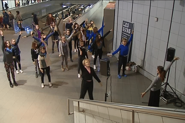 28 janvier 2017 : Atelier danse à la station de métro Lyon Bellecour organisé par les Subsistances