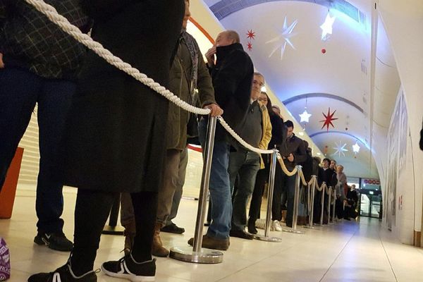 File d'attente dans un des points de vente toulousain