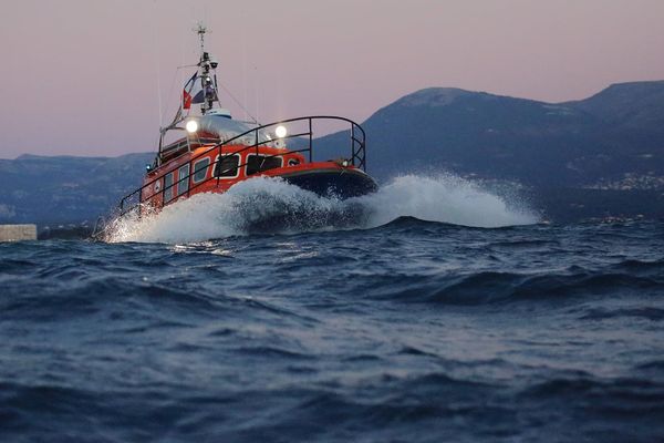 Depuis un siècle, des bénévoles assurent une mission de sauvetage en mer à Cagnes-sur-Mer.