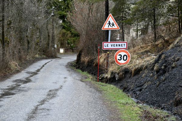 Les ossements du petit Émile Soleil, disparu depuis neuf mois, ont été retrouvés le 30 mars à proximité du village du Haut-Vernet (Alpes-de-Haute-Provence).