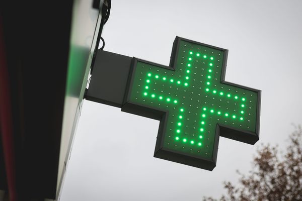 La Corse adapte son dispositif pour renseigner les usagers sur les pharmacies de garde disponible.