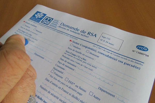 Le président du Conseil Départemental de l'Aisne propose que les bénéficiaires du RSA consacrent 35 heures par semaine à leur projet de réinsertion.