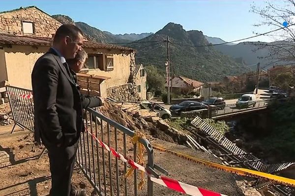 Trois semaines après le passage de la tempête Fabien, Gilles Simeoni, président du conseil exécutif de Corse est venu prendre le pouls sur le terrain.