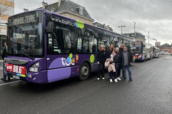 Les conducteurs de bus solidaires avec leur collègue agressé à Charleville.