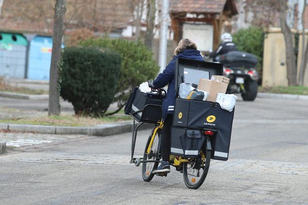 La Poste rencontre des difficultés pour distribuer le courrier dans le secteur des Trois-Frontières. Images d'illustration.