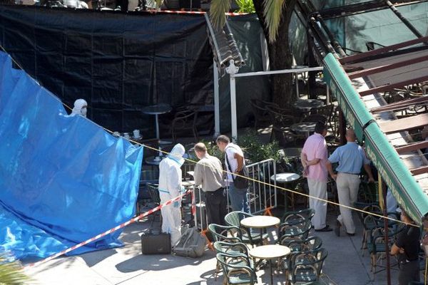 ARCHIVES - Les enquêteurs à pied d'oeuvre sur les lieux de la fusillade de Sartène (Corse), le 4 septembre 2010.