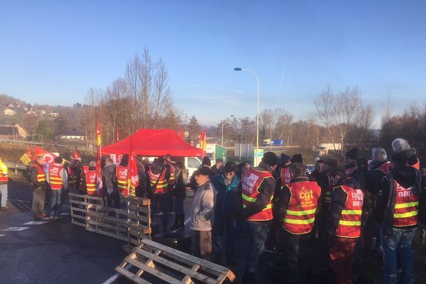 Blocage du Centre logistique d’Ussac près de Brive où se trouvent de nombreuses sociétés de transport