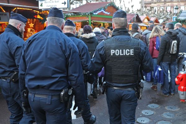 Des patrouilles de police sont régulièrement mises en place dans les marchés de Noël. (Photo d'illustration)