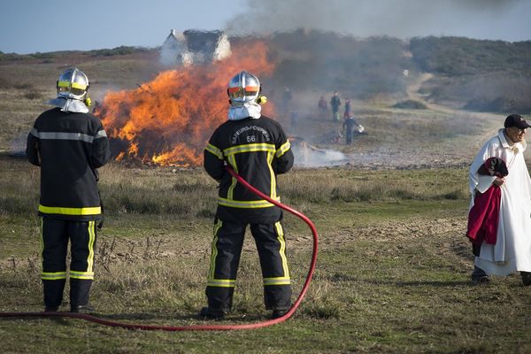 Plein feu sur la Saint Goustan célébrée à Hoëdic. C'est l'un des reportages du premier numéro de la revue ÎL(e)S.