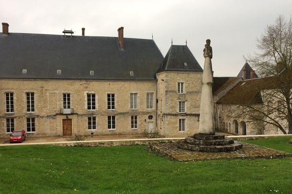 Les deux prêtres mis en cause exerçaient au Foyer de charité de Baye qui accueille des retraites spirituelles dans la Marne.