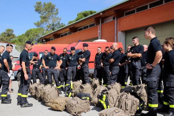 Les militaires de l'UIISC7 avant leur départ pour la Suède.