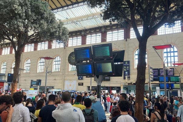 Un acte de vandalisme provoque des perturbations dans la circulation des trains jusqu'à dimanche matin.