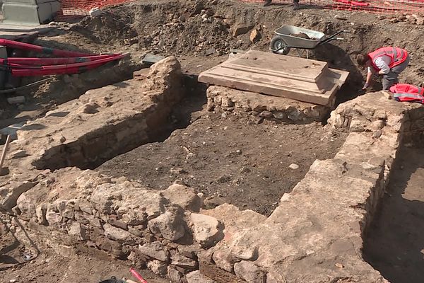 Les archéologues ont été surpris de découvrir les vestiges d'une chapelle du Moyen-Age lors de fouilles préventives dans le centre-ville de Colmar (Haut-Rhin).