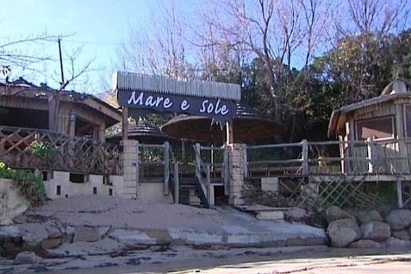 La paillote le Mare Sole sur la commune de Coti Chiavari, rive sud du golfe d'Ajaccio