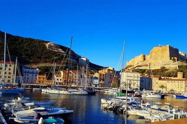 ILLUSTRATION - Le port de Bonifacio (Corse du Sud)