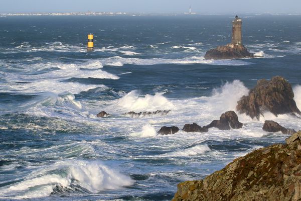 De fortes vagues sont à prévoir à partir du 27 mars 2024.