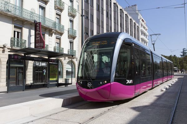 L'agression s'est produite près de la gare de Dijon.